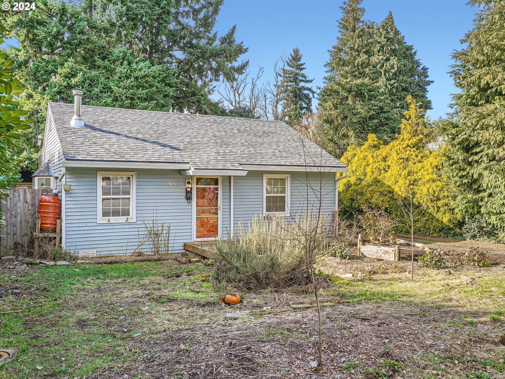 Property Photo:  3116 Unander Ave  WA 98660 