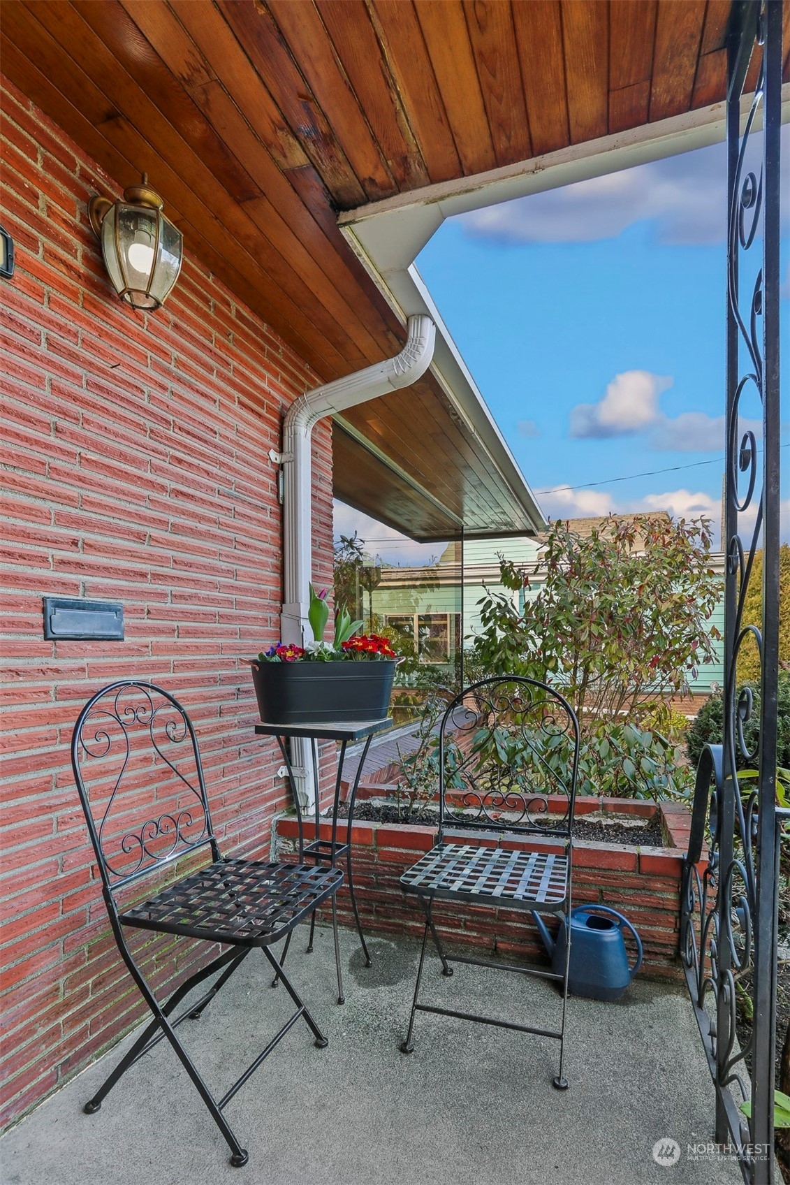 Property Photo:  6549 43rd Avenue NE  WA 98115 
