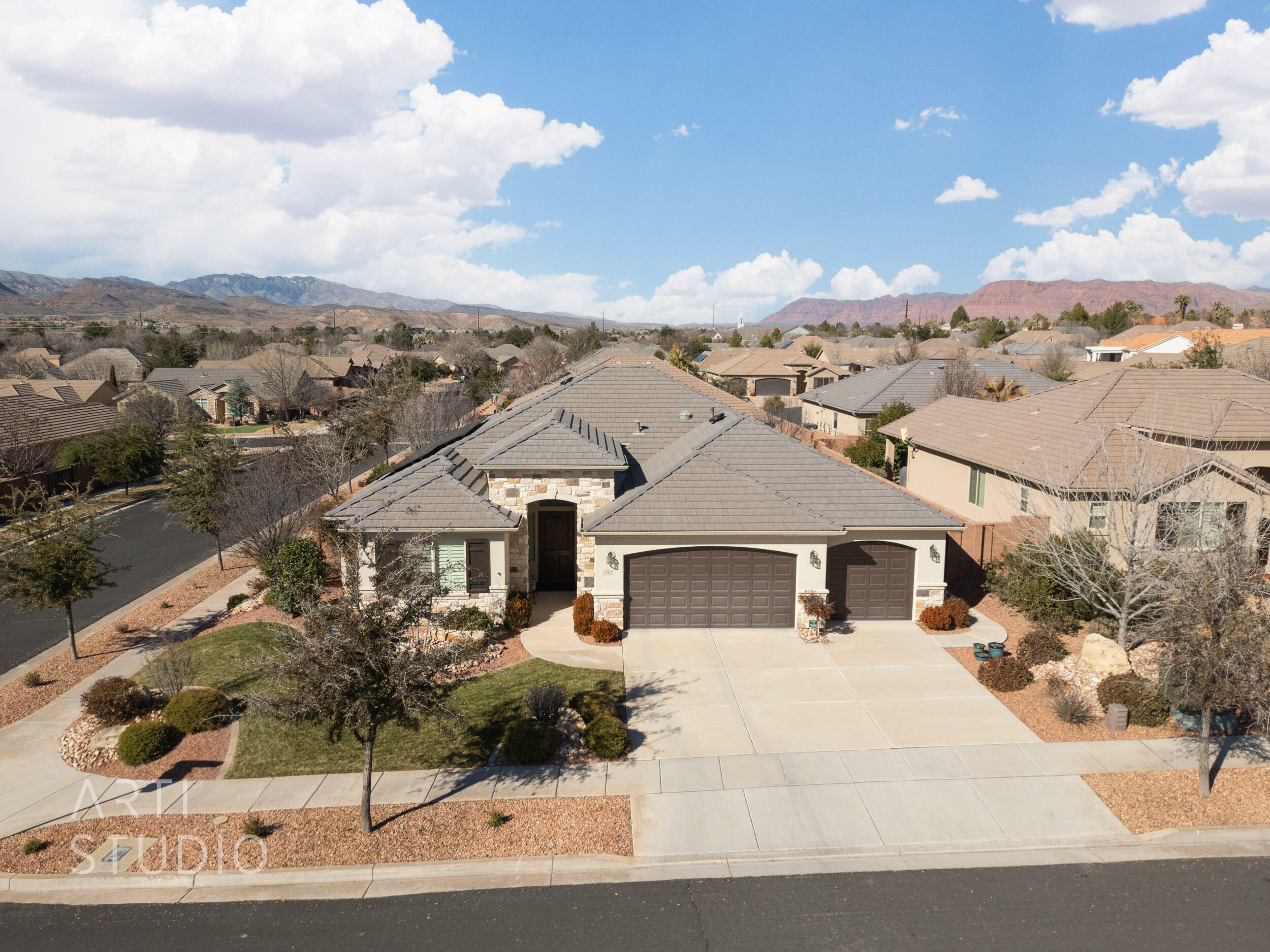 Property Photo:  52 S Chalon Cir  UT 84770 