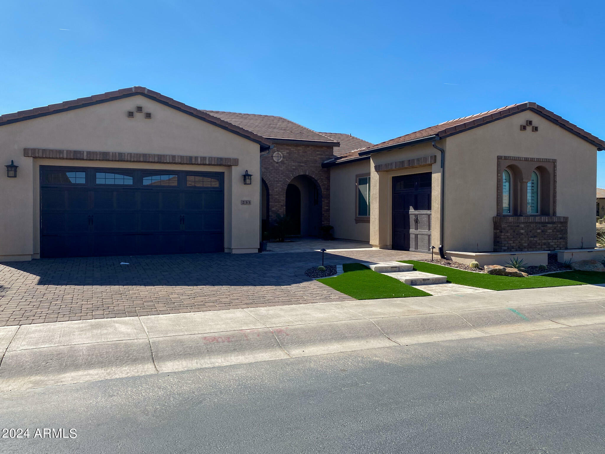 Property Photo:  233 E Bracciano Avenue  AZ 85140 