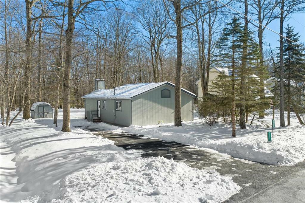 Property Photo:  3197 Hamlet Drive  PA 18466 