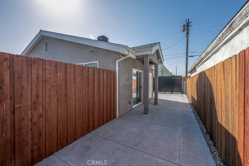 Property Photo:  6237 Agnes Avenue  CA 91606 