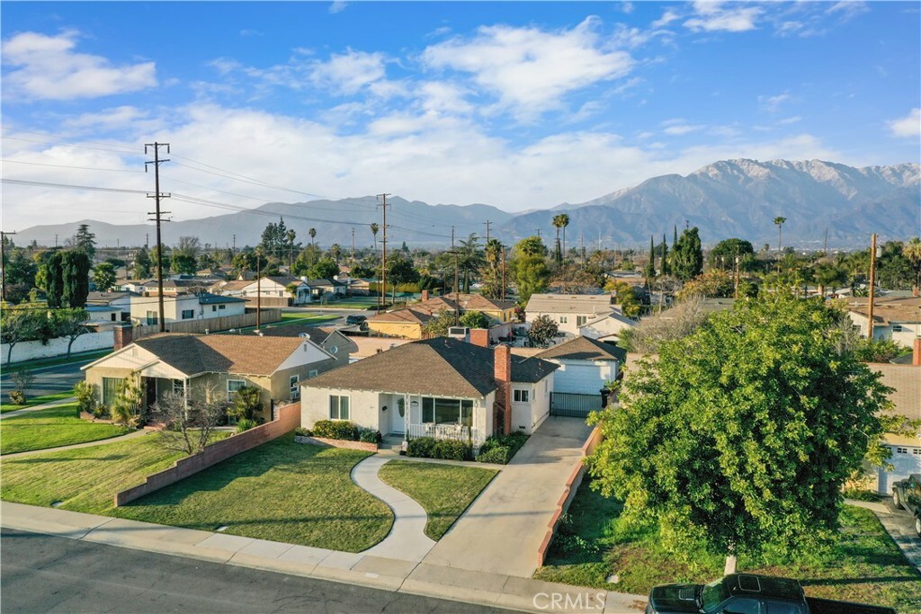 Property Photo: 707 E Bonnie Brae Court CA 91764