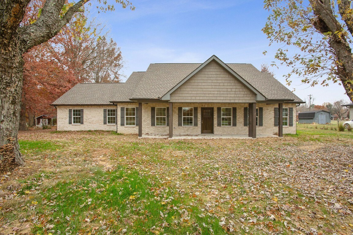 Property Photo:  1005 Ellington Dr  TN 37083 