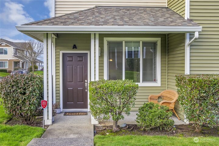 Property Photo:  1108 59th Street SE A-14  WA 98092 