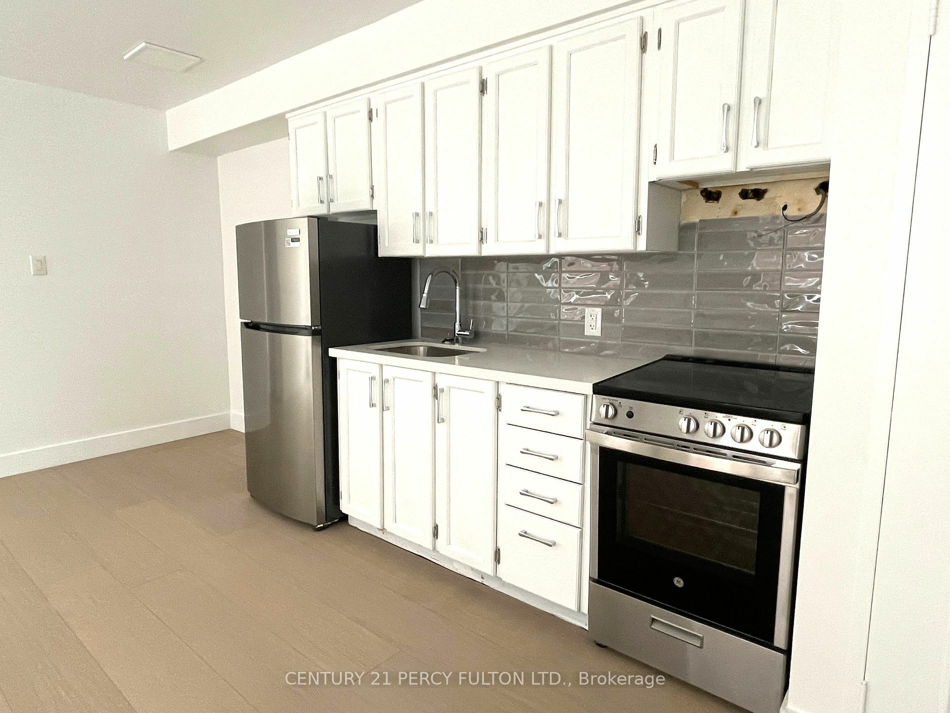 Property Photo:  2373 Bloor St W 16  ON M6S 1P6 