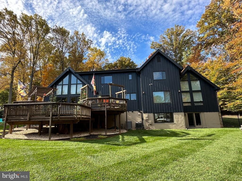 Property Photo: 10110 Walker Lake Drive VA 22066