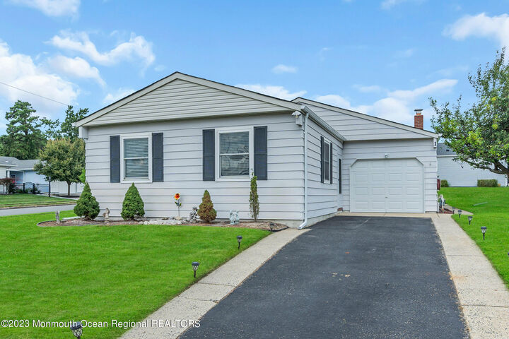 1 Encinitas Drive  Toms River NJ 08757 photo