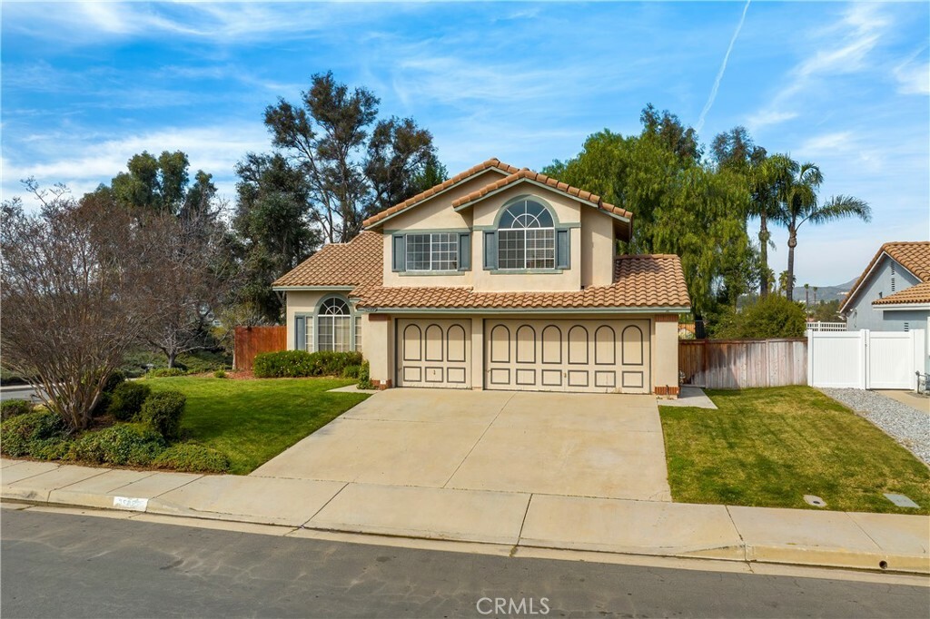 Property Photo:  39899 Ranchwood Drive  CA 92563 