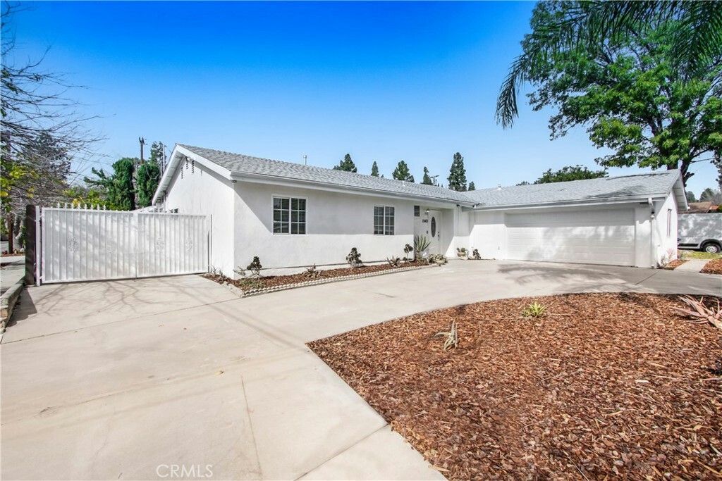 Property Photo:  10401 Amigo Avenue  CA 91326 