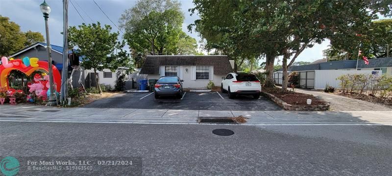 Property Photo:  770 NE 38th St F  FL 33334 