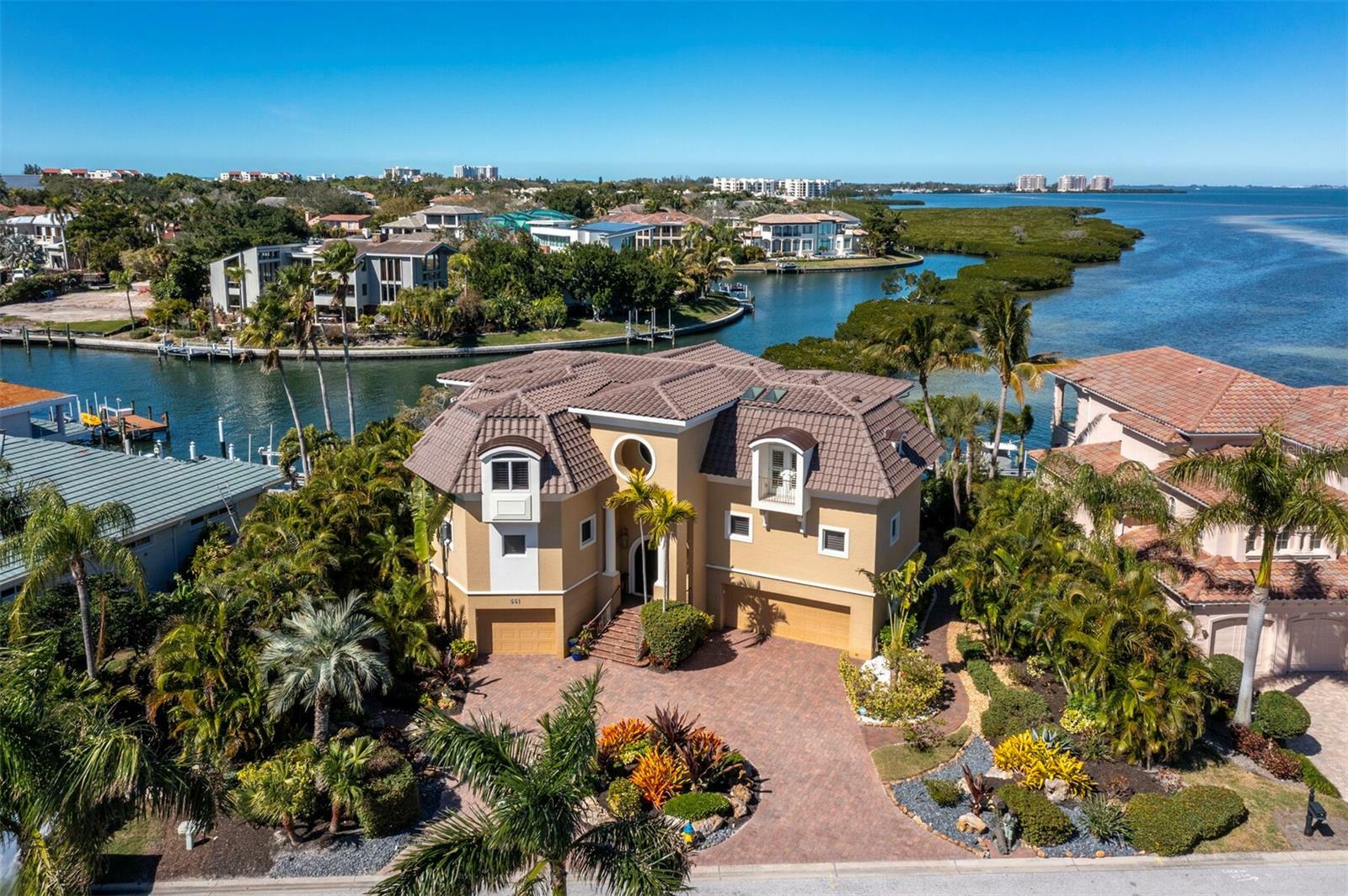 Property Photo: 551 Putter Lane FL 34228
