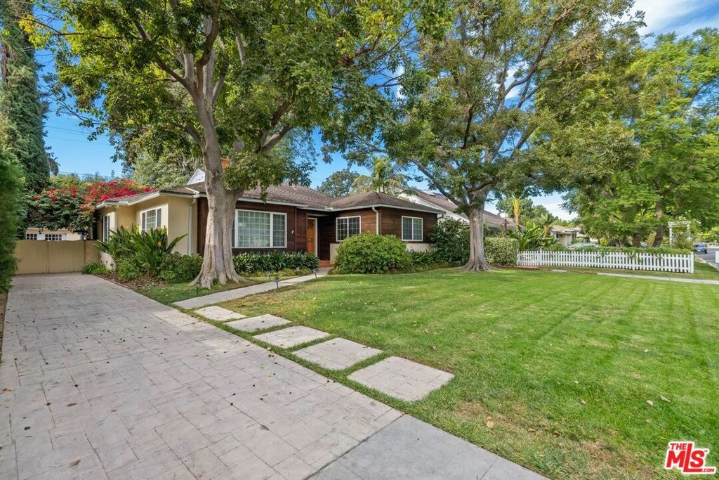 Property Photo:  4515 Varna Avenue  CA 91423 