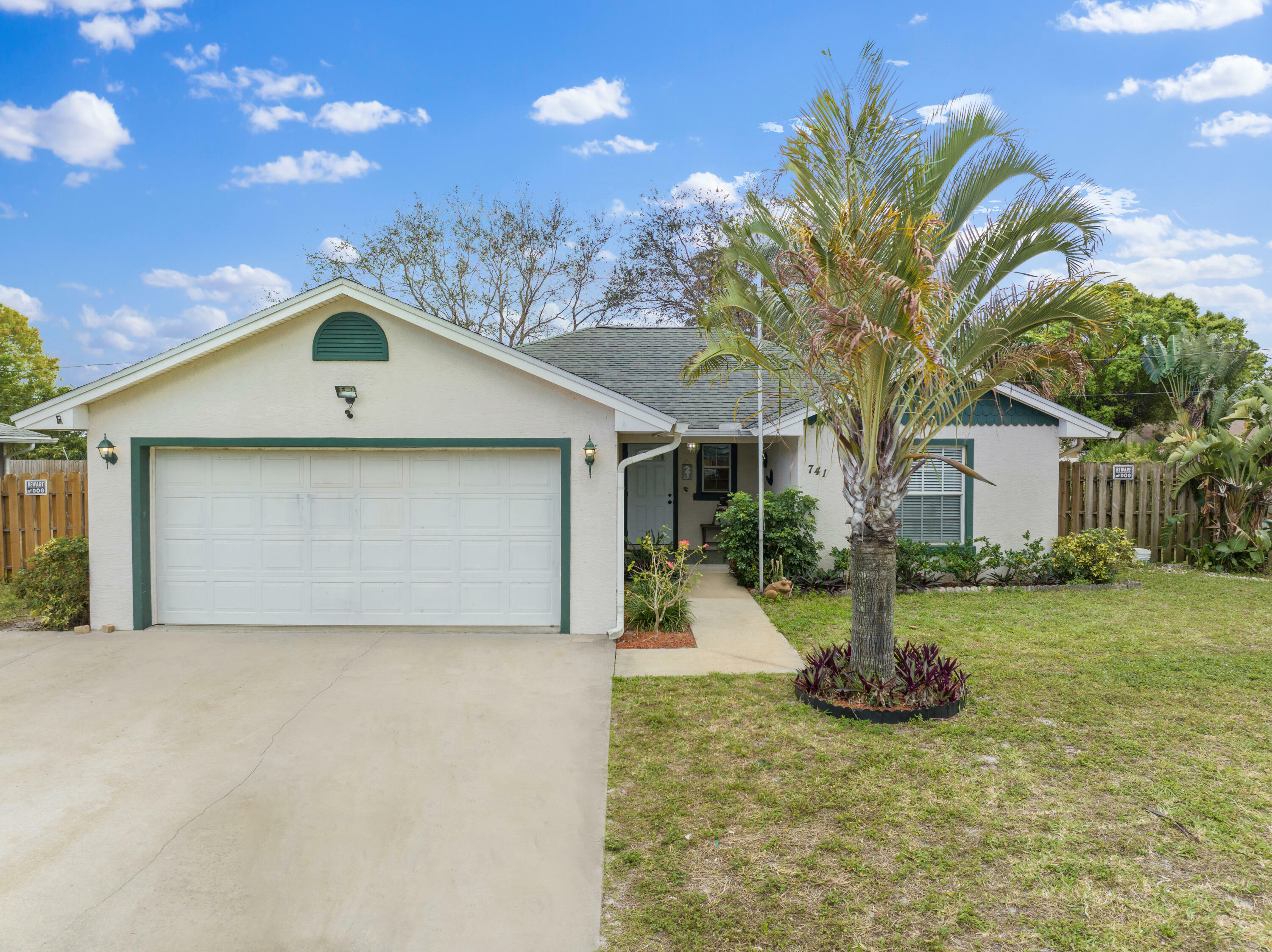 Property Photo:  741 18th Place SW  FL 32962 