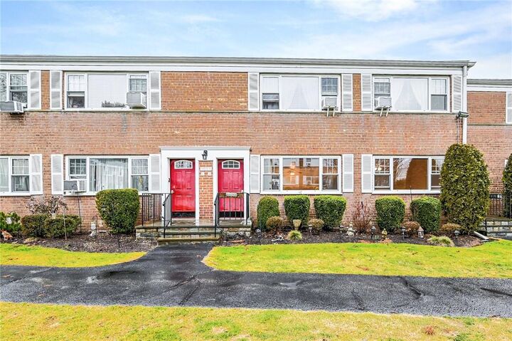 11 Westview Avenue 24-1  White Plains NY 10603 photo
