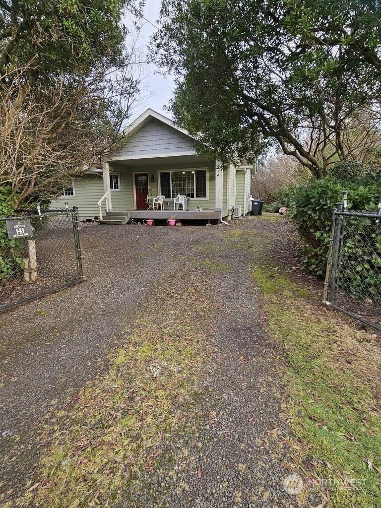 Property Photo:  141 Jib Street NW  WA 98569 