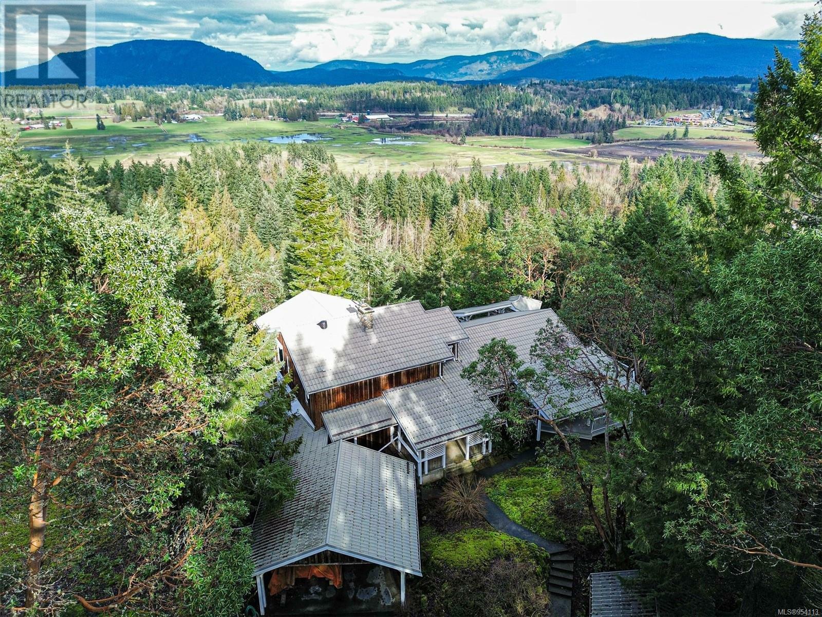 Property Photo:  3875 Leaside Road  BC V8H 0A9 