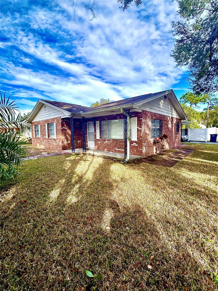 Property Photo: 201 N Beverly Avenue FL 33609