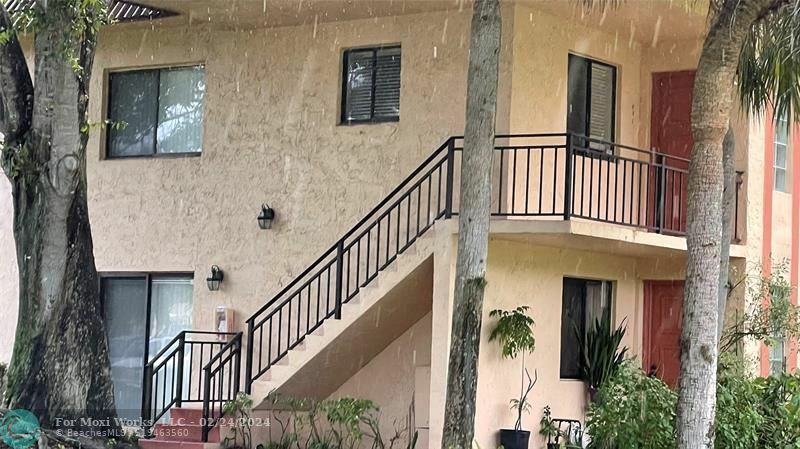 Property Photo: 164 Lakeview Dr 101 FL 33326