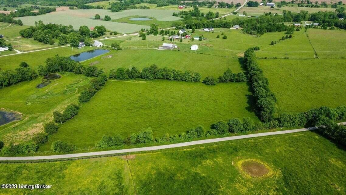 Property Photo: 3 Bohannon Road KY 40057