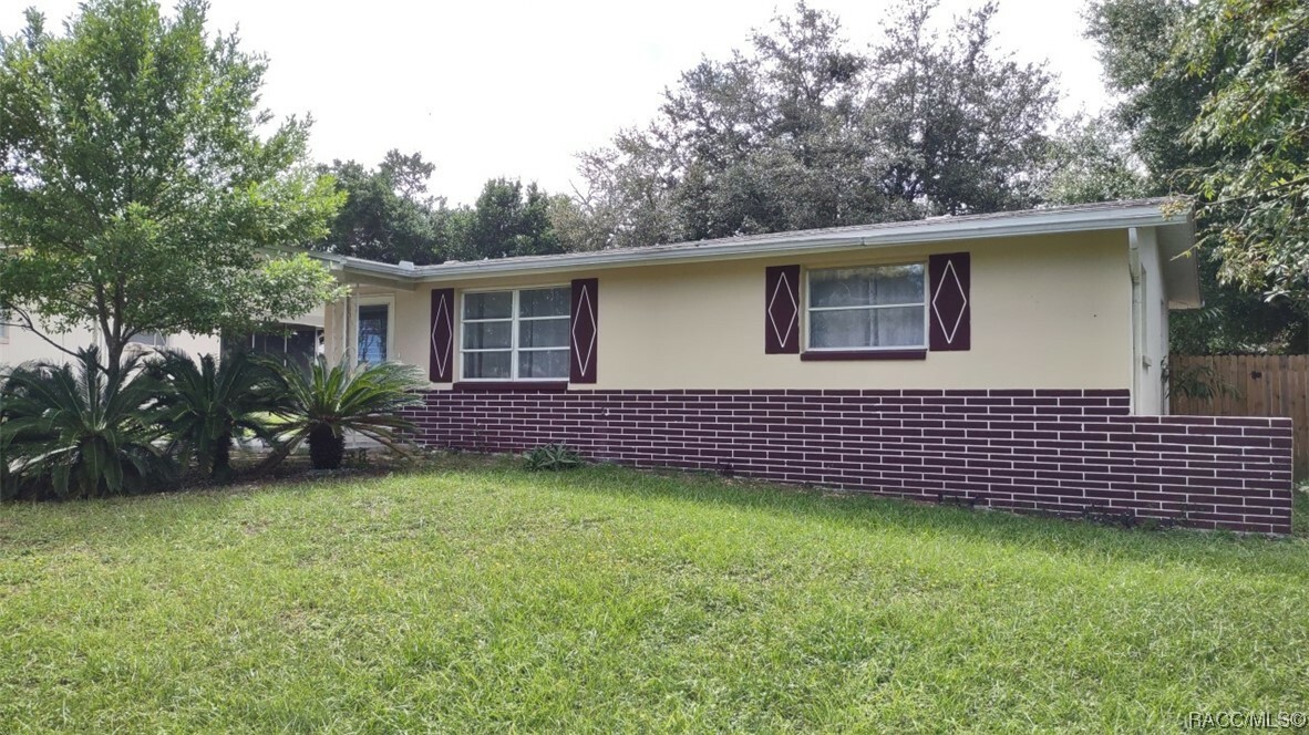 Property Photo:  60 Roosevelt Boulevard  FL 34465 