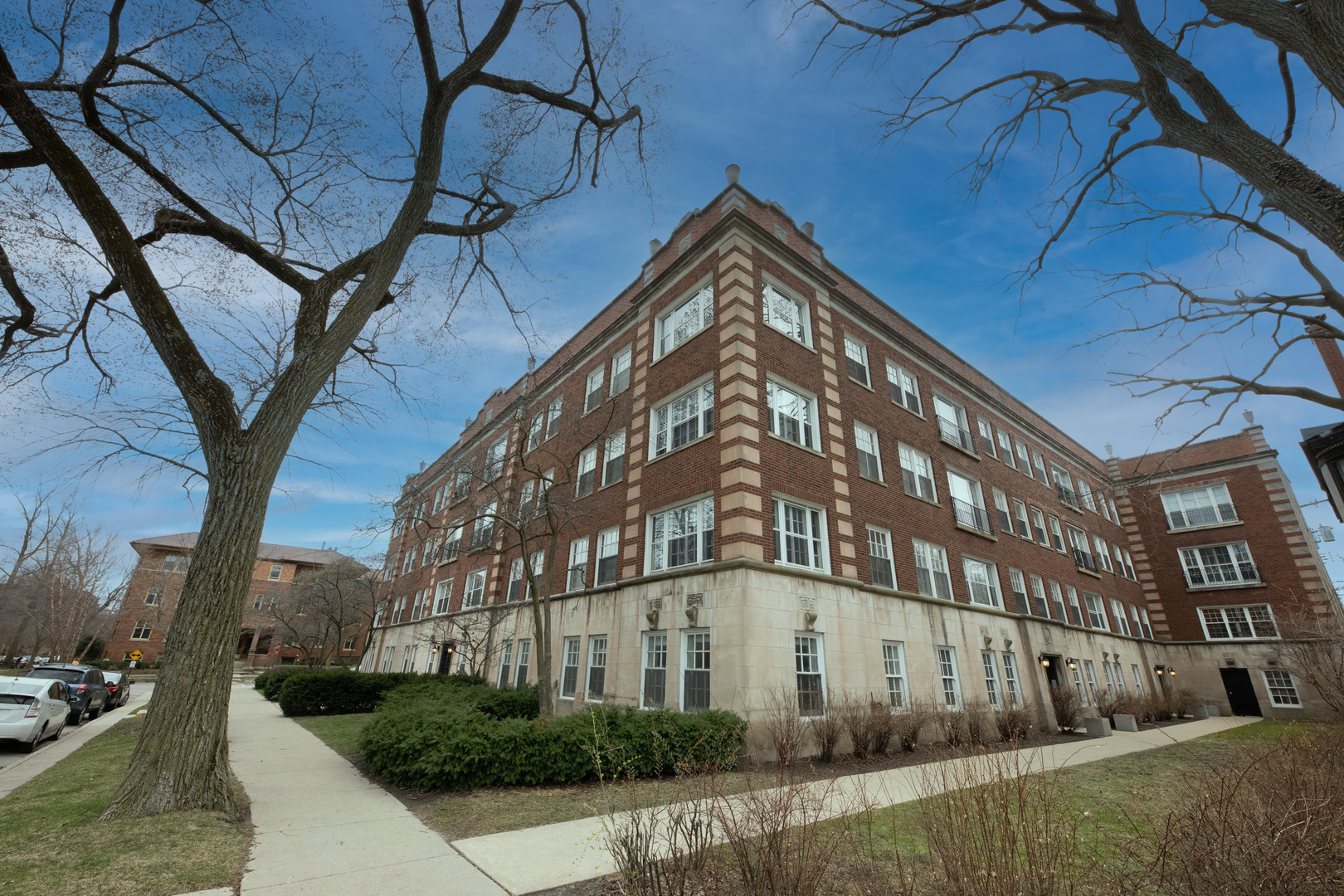 Property Photo: 507 Lee Street 3 IL 60202