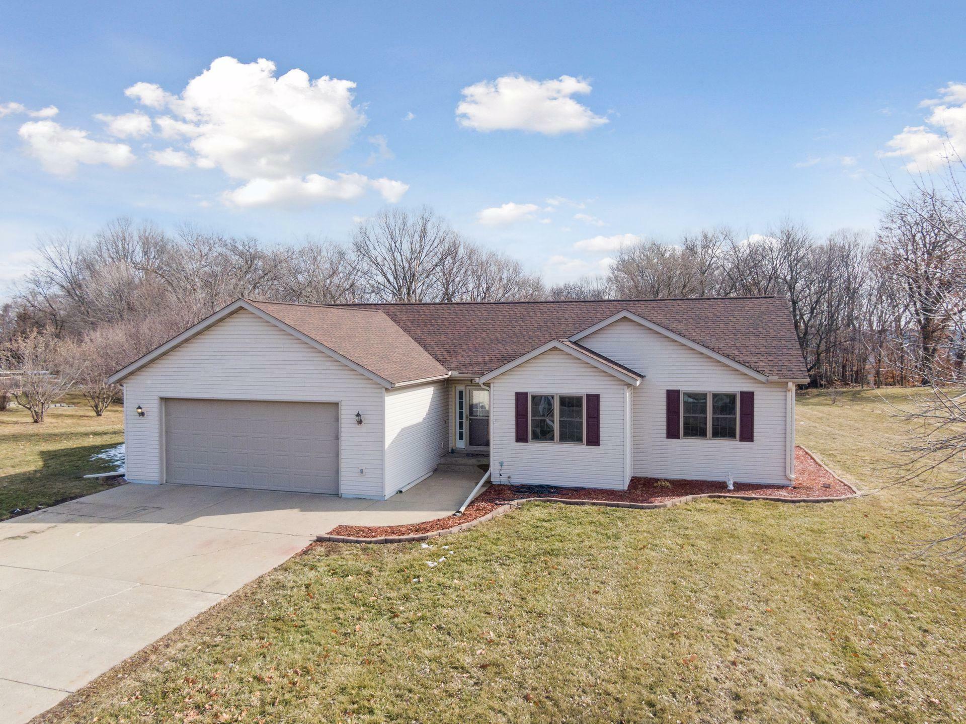 Property Photo: 233 Maple Ridge Drive MN 56044