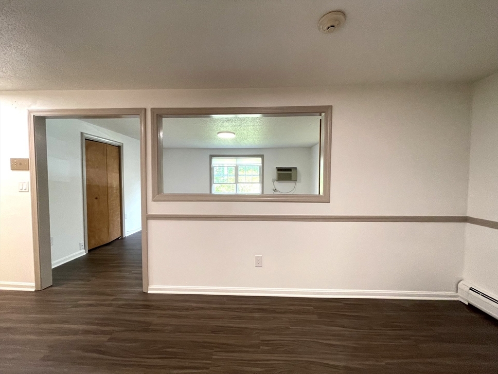 Property Photo: 4 Dodge Rd 1-B5 MA 01969