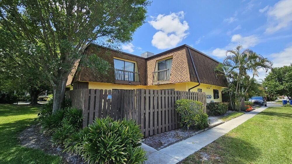 Property Photo: 110 N Delaware Boulevard 6D FL 33458