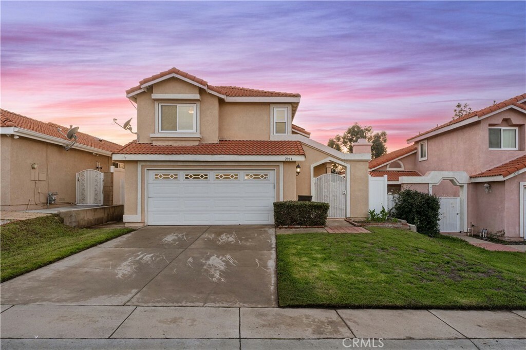 Property Photo:  2064 London Way  CA 92882 