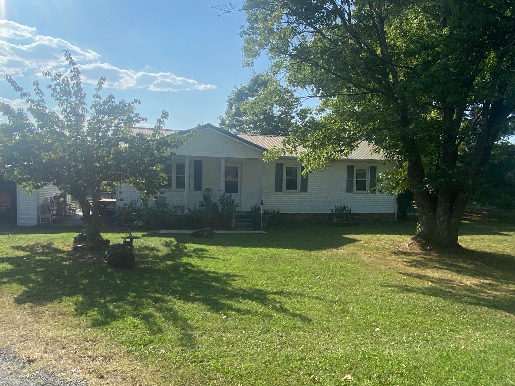 Property Photo:  224 Comstock Rd  TN 37160 