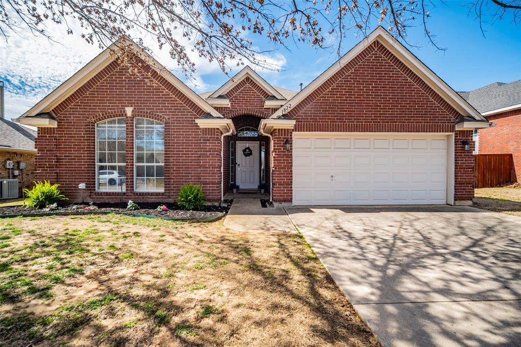 Property Photo:  1822 Meadow Crest Drive  TX 76051 