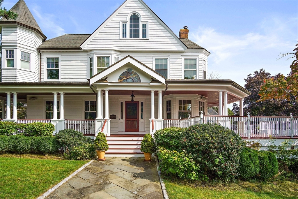 Property Photo:  6 Lakeview Rd  MA 01890 