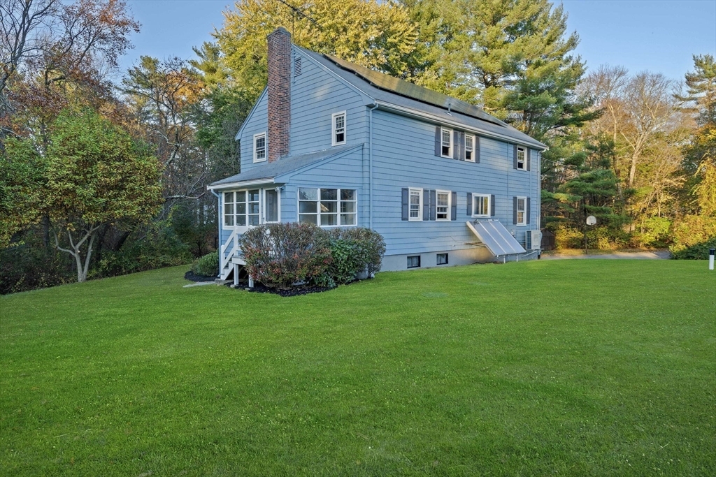 Property Photo:  208 North  MA 02052 