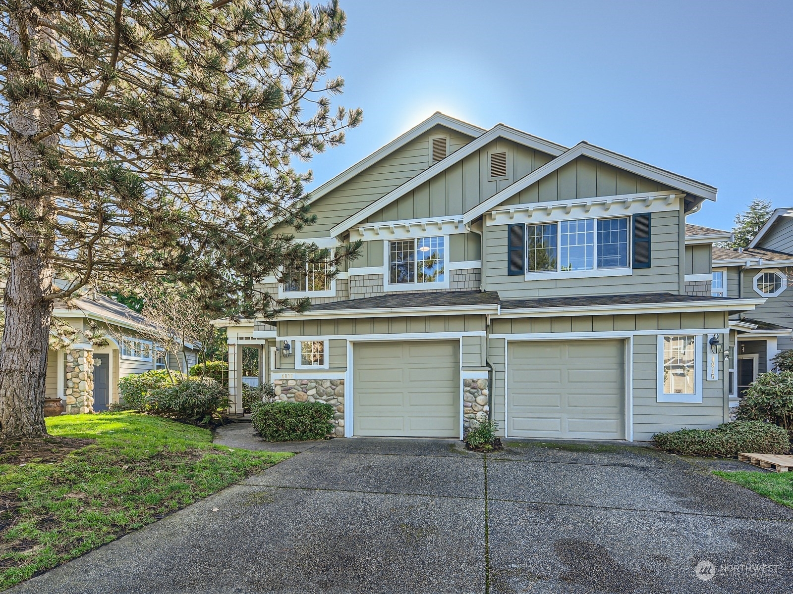 Property Photo:  4821 NE 5th Street  WA 98059 