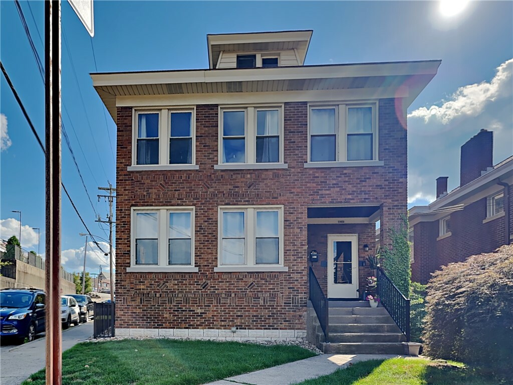 Property Photo:  1401 Tolma Ave  PA 15216 