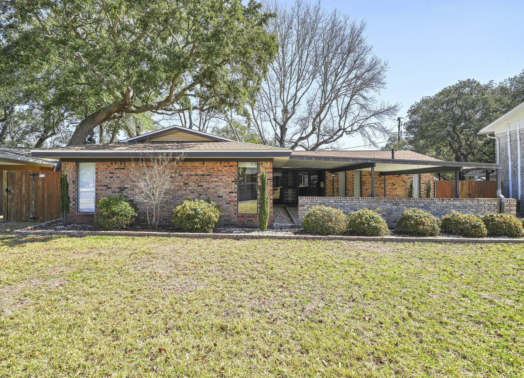 Property Photo:  279 NW Briarwood Circle  FL 32548 