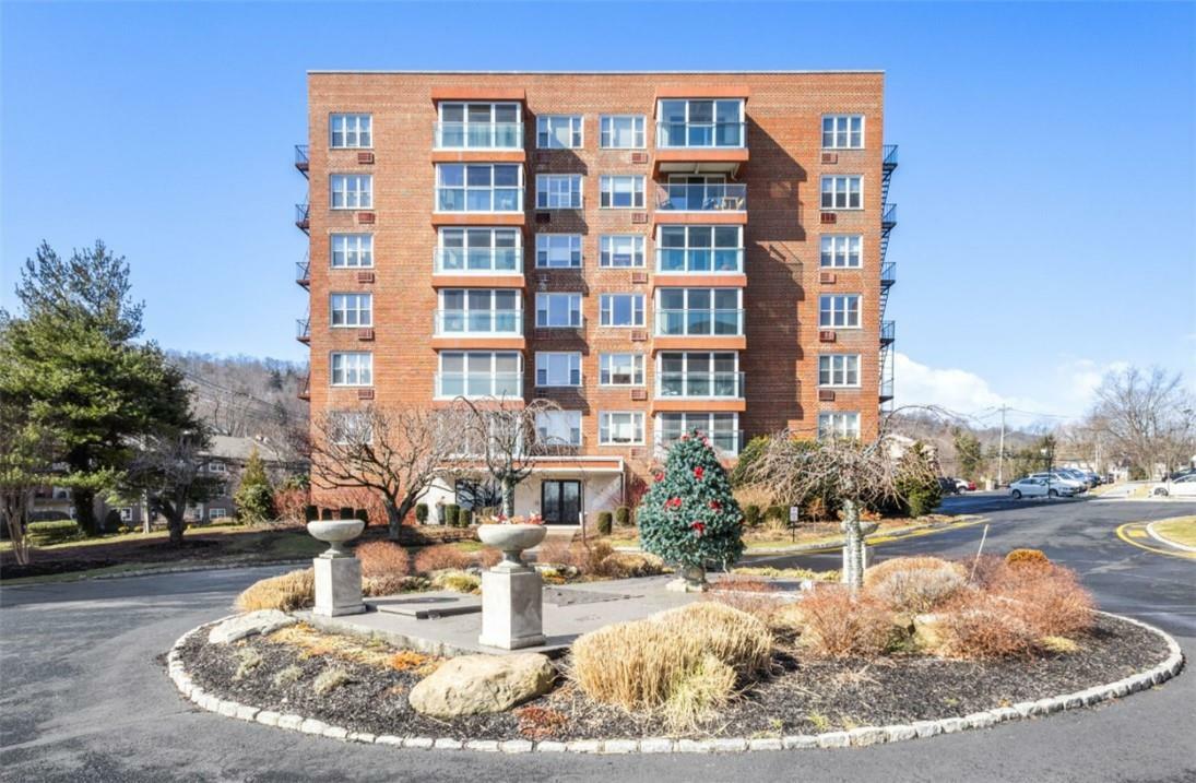1 Salisbury Point 1B  Nyack NY 10960 photo