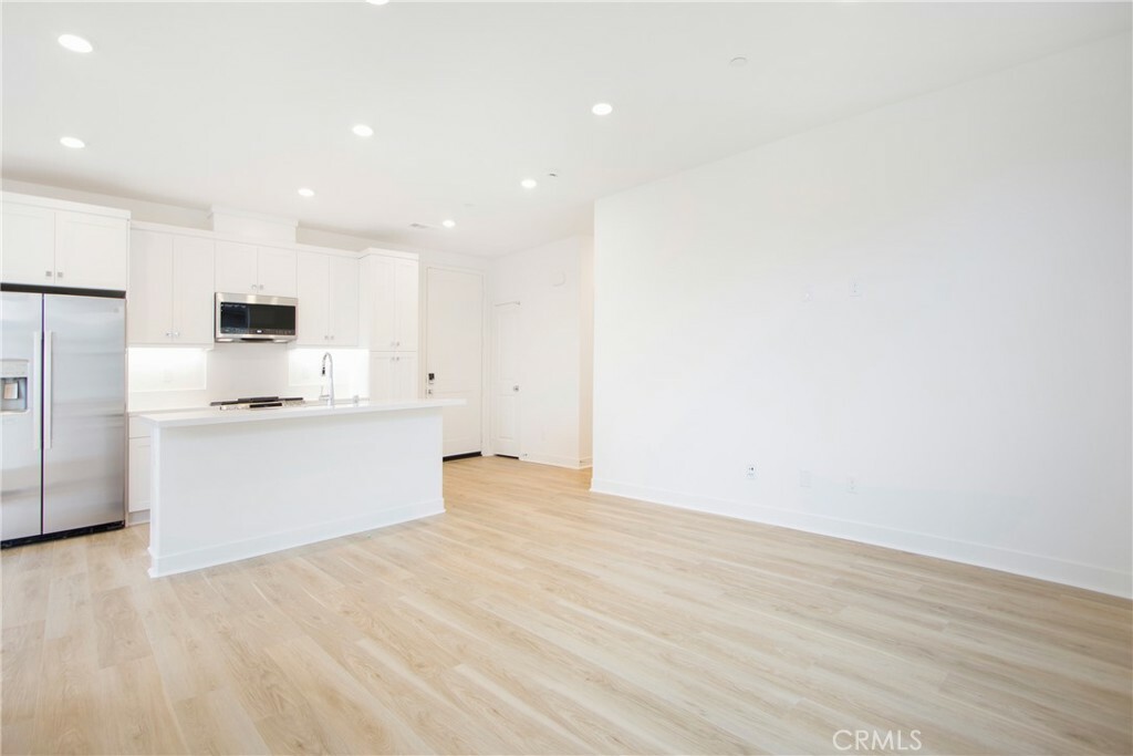 Property Photo:  1501 Lasso Way 304  CA 92694 