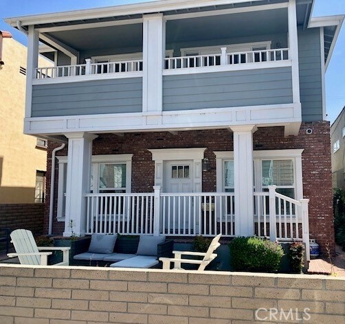 Property Photo: 122 Roycroft Avenue A CA 90803