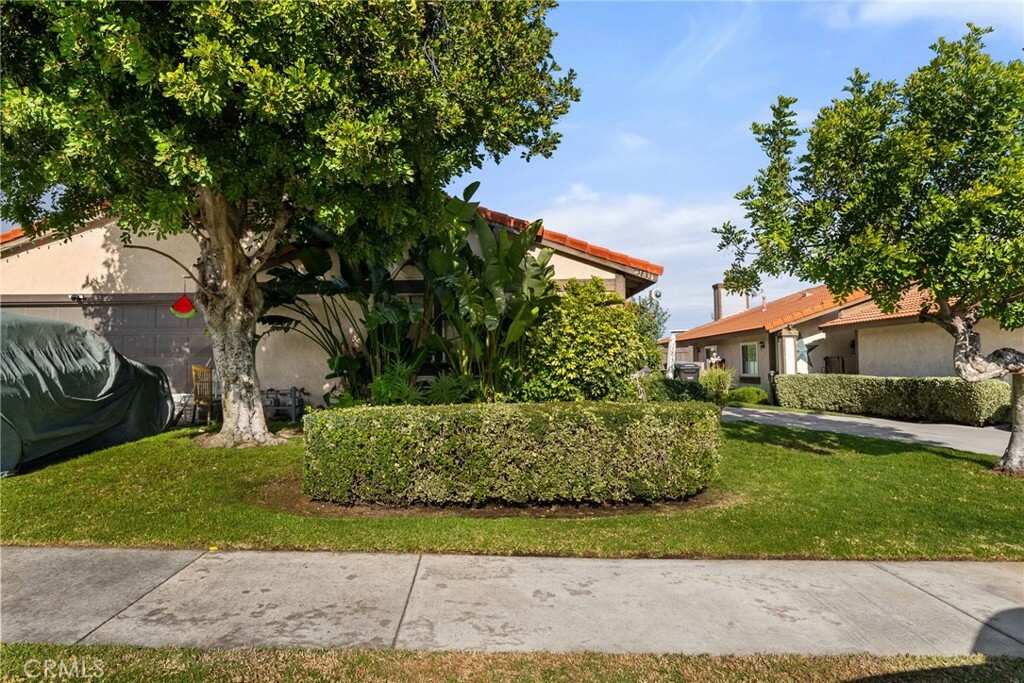 Property Photo:  1834 N Solano Avenue  CA 91764 