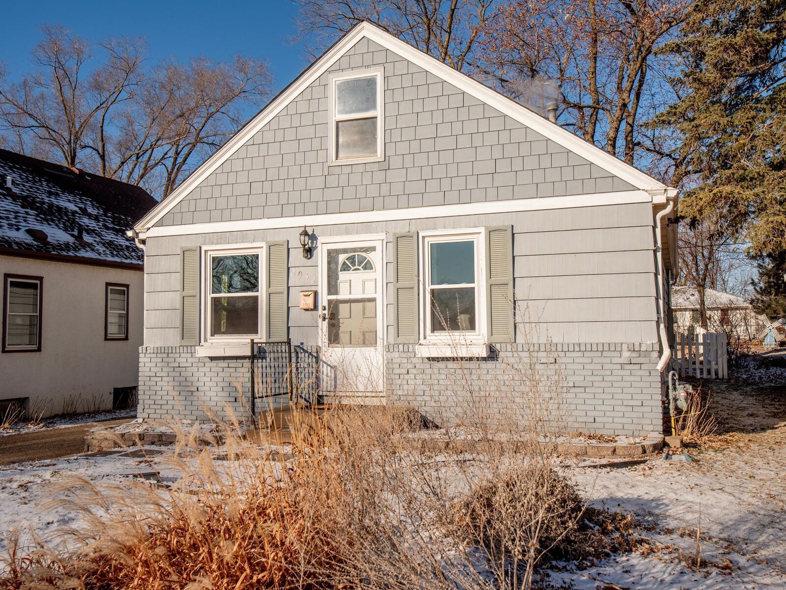 Property Photo:  2052 Jersey Avenue S  MN 55426 