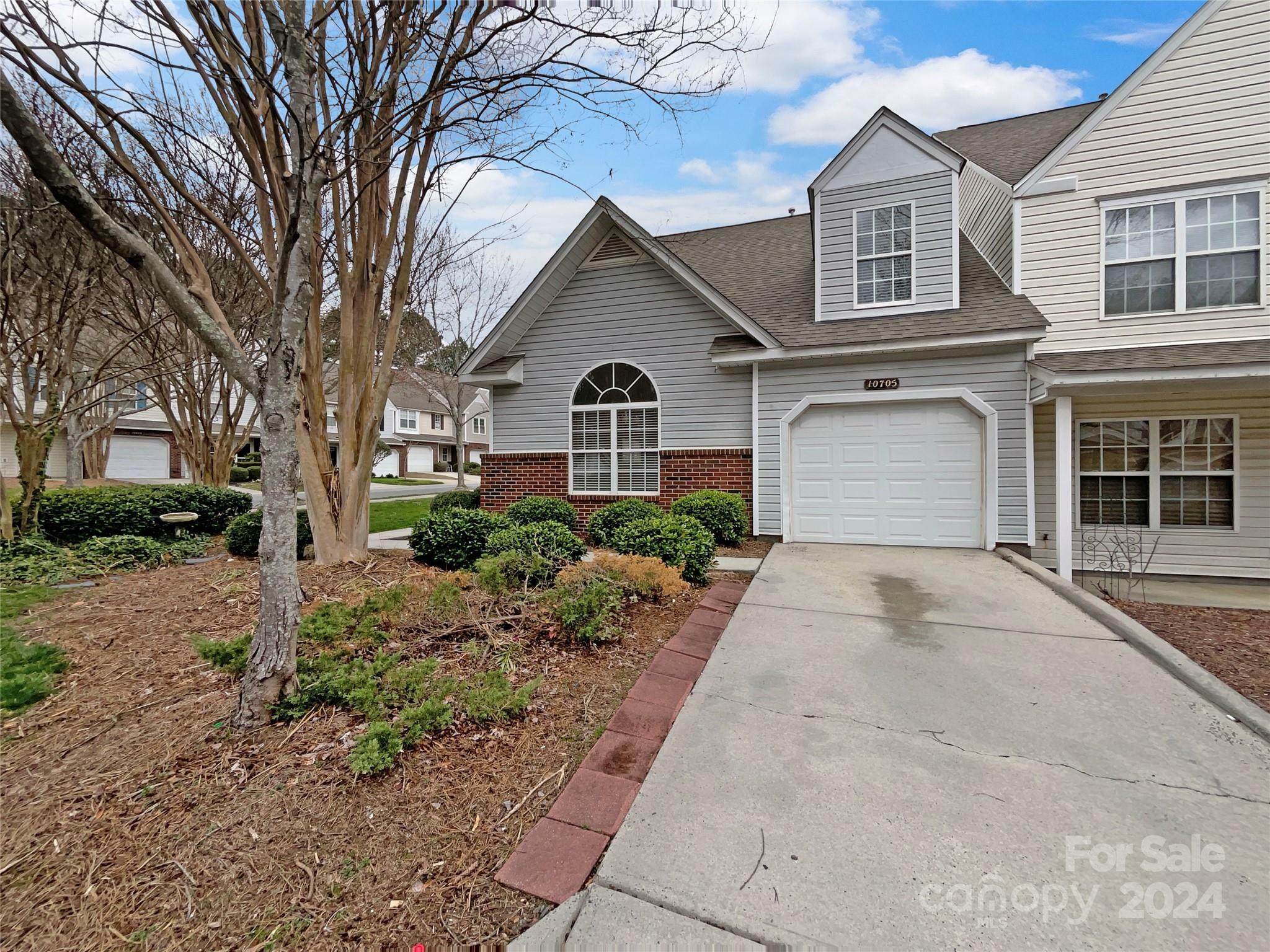 10705 Sleigh Bell Lane  Charlotte NC 28216 photo