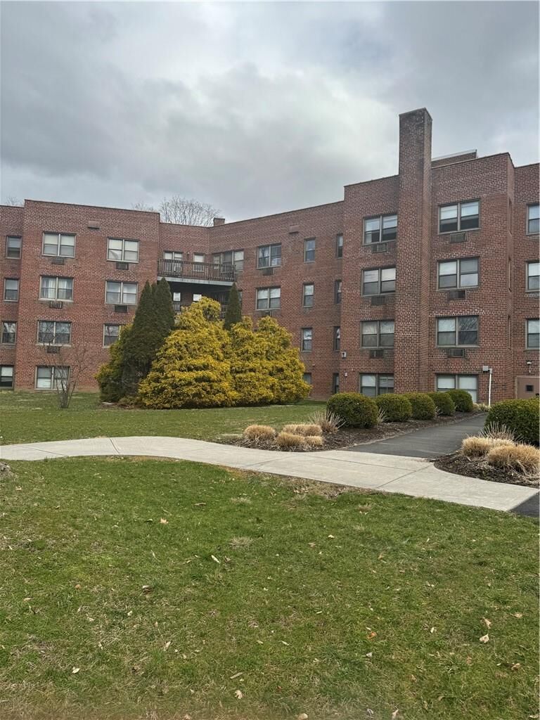 Property Photo:  5 Oakdale Street C24  NY 10901 