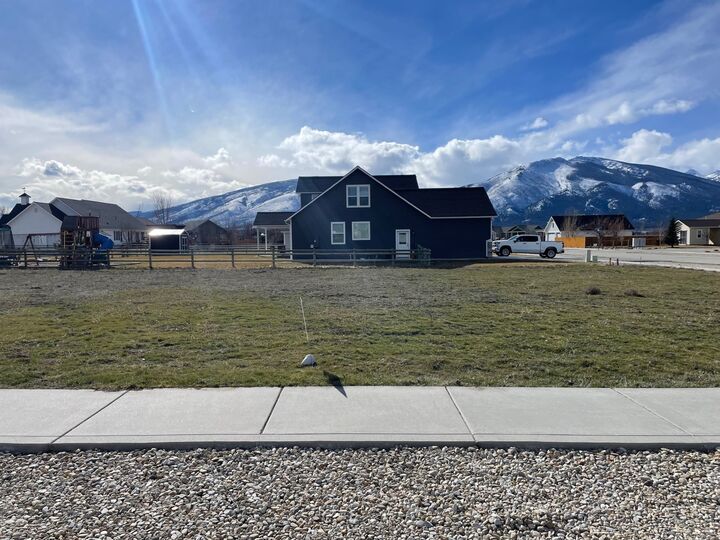 Property Photo:  131 China Silk Way  MT 59840 