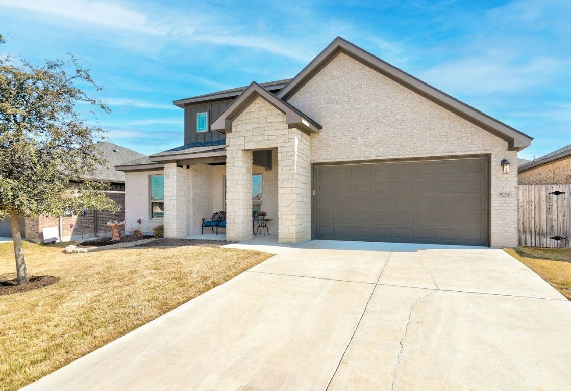 Property Photo:  529 Seabiscuit Drive  TX 76537 