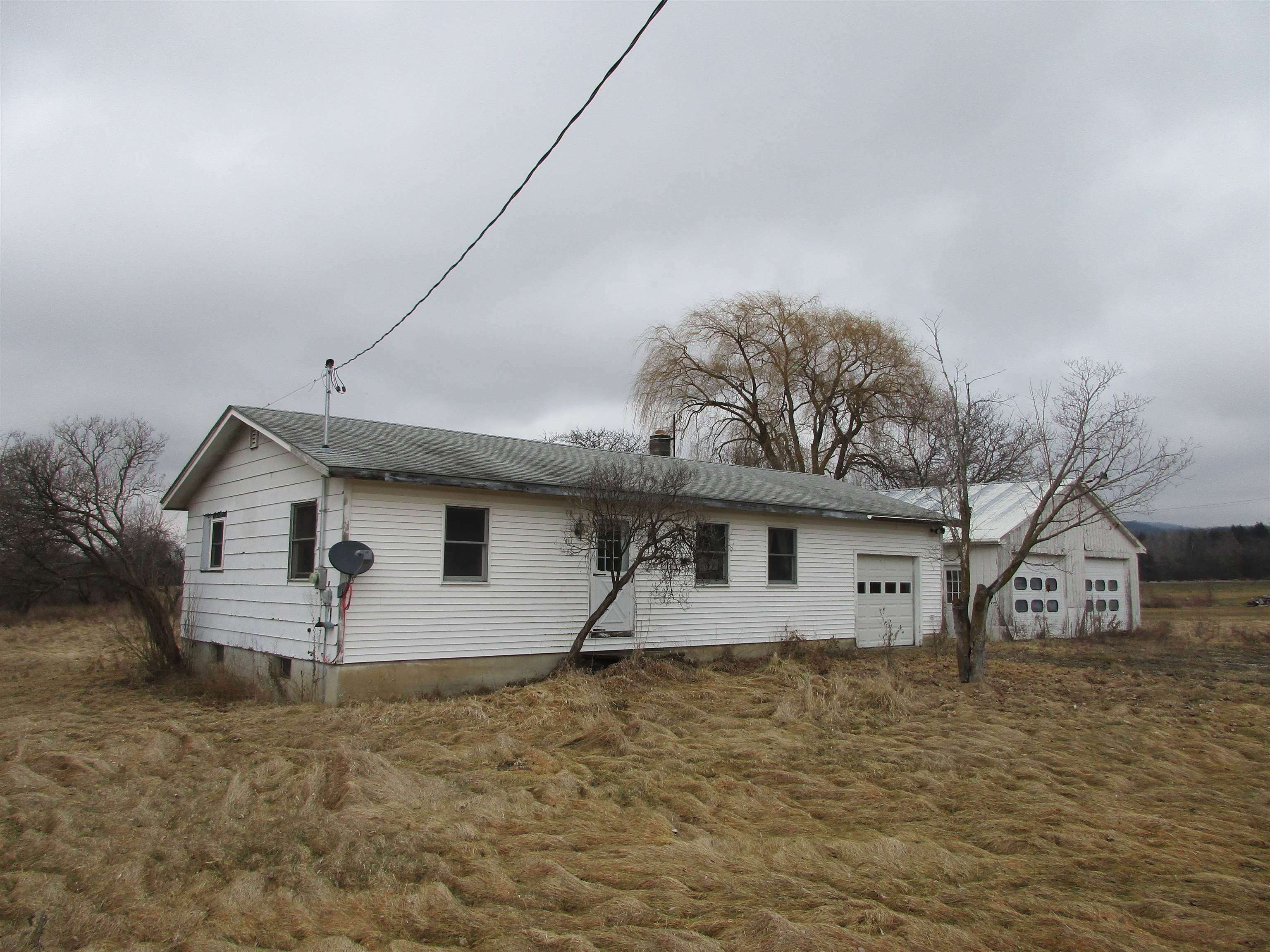 Property Photo:  66 Rattlin Bridge Road  VT 05734 