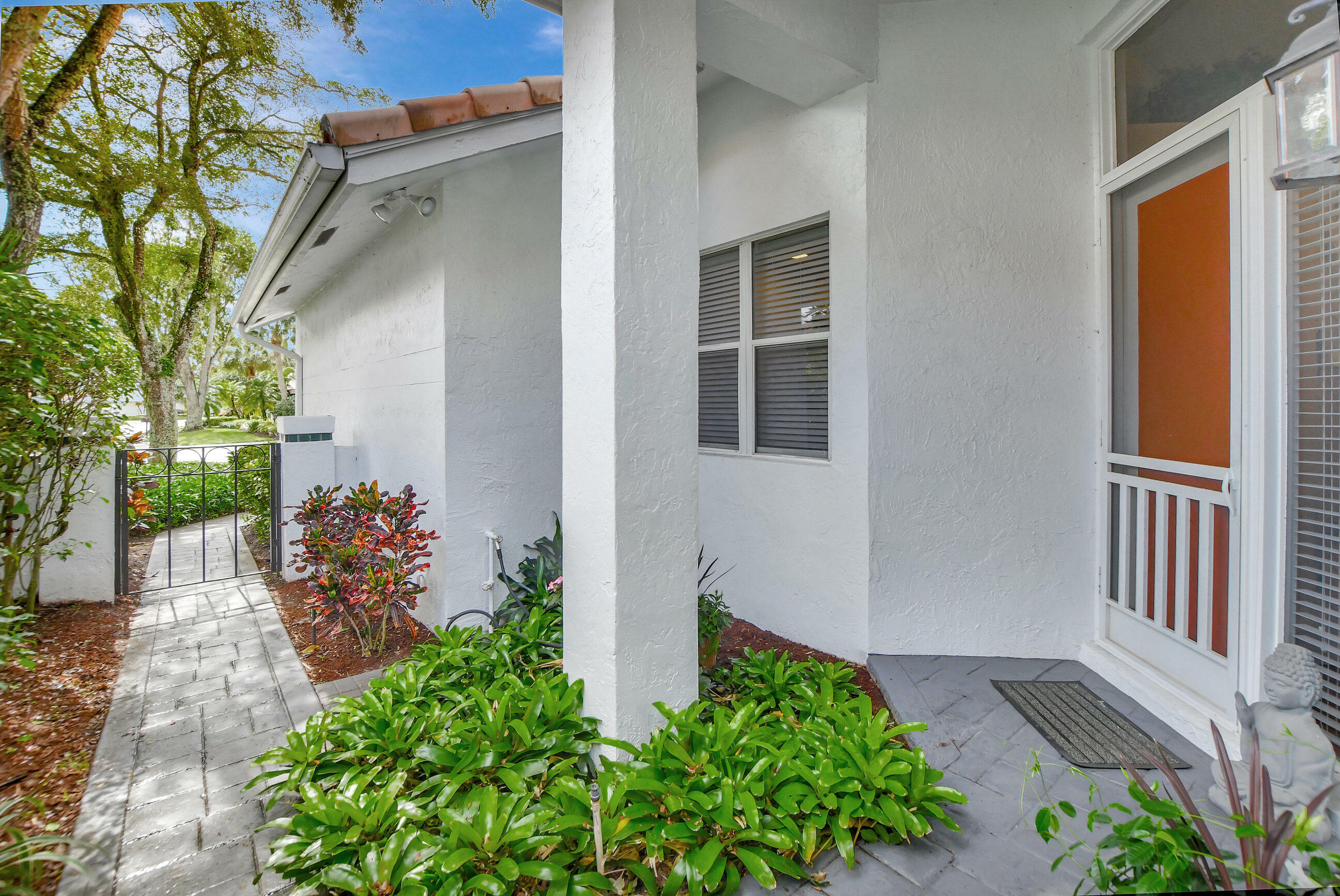 Property Photo:  2201 NW 53rd Street  FL 33496 