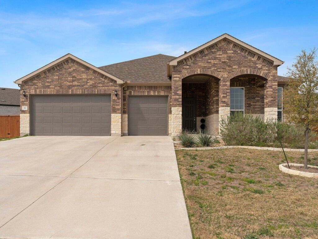 Property Photo:  383 Climbing Rock Loop  TX 78620 