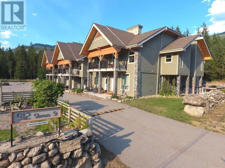 912 Slocan Street 9 — photo 1